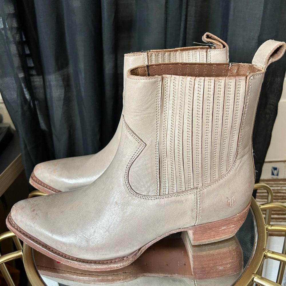 Frye SACHA CHELSEA Boots NEW - Picture 3 of 5